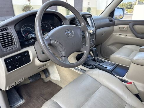 Used 2006 Toyota Land Cruiser image 11