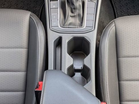 Used 2024 Volkswagen Jetta SE FWD image 18