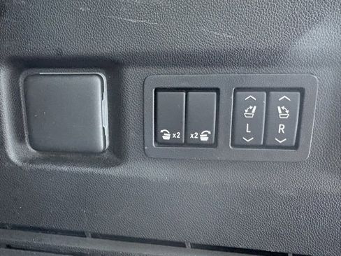 Used 2021 GMC Yukon AT4 w/ Rear Media and Nav Package image 8