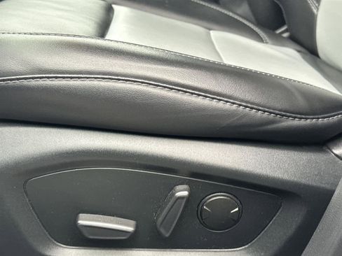 Used 2023 Ford Explorer XLT w/ Equipment Group 202A image 11