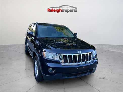 Used 2011 Jeep Grand Cherokee Laredo AWD/4WD image 5