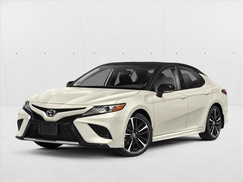 Used 2020 Toyota Camry XSE FWD image 1