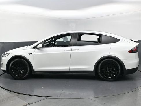 Used 2020 Tesla Model X Long Range image 7