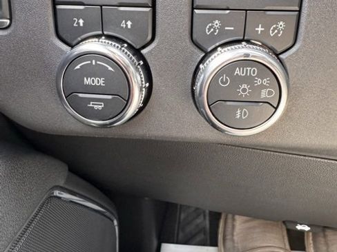 Used 2025 GMC Sierra 1500 Elevation image 24