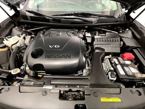 Used 2016 Nissan Maxima SR FWD image 29