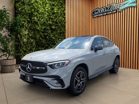 Used 2025 Mercedes-Benz GLC 300 4MATIC w/ AMG Line image 2
