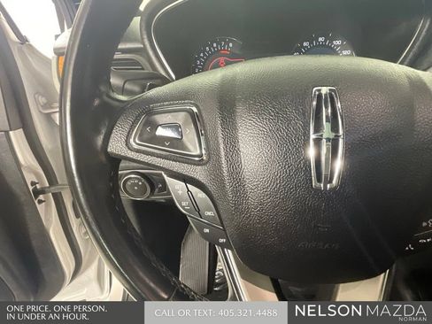 Used 2019 Lincoln MKC Select w/ Select Plus Package FWD image 40