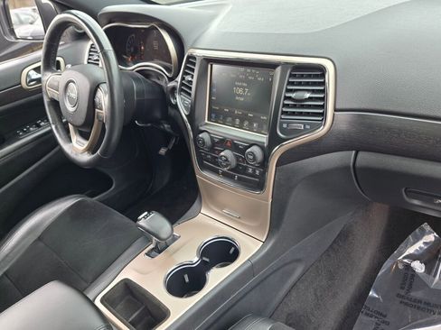 Used 2014 Jeep Grand Cherokee Altitude AWD/4WD image 8