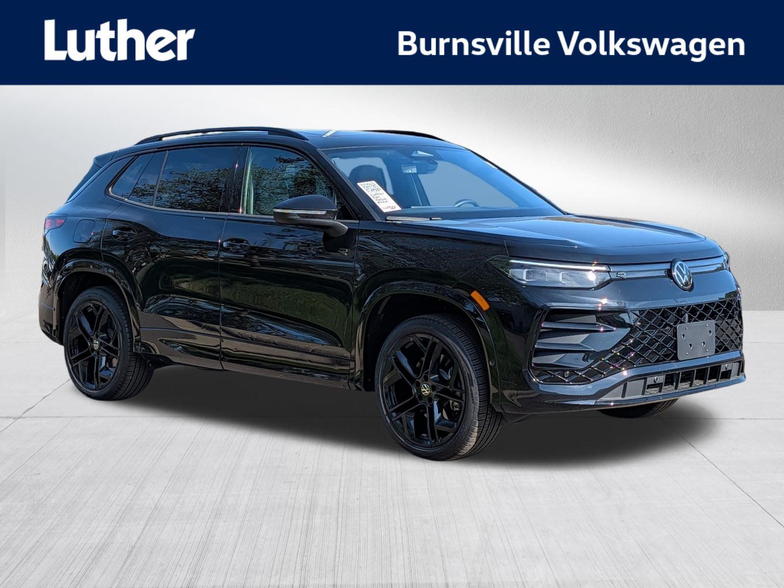 Certified 2026 Volkswagen Tiguan SE R-Line AWD/4WD image 1