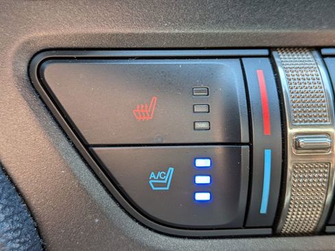 Used 2019 Ford Mustang Shelby GT350 w/ Technology Package image 22