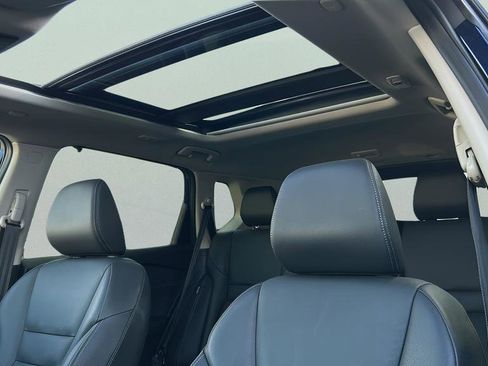 Used 2024 Nissan Rogue SL w/ SL Premium Package image 12