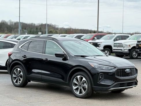 Used 2025 Ford Escape Platinum image 34