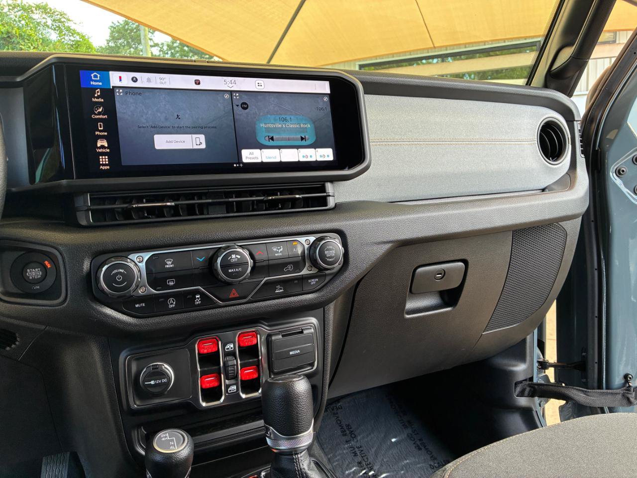 Used 2024 Jeep Gladiator Sport AWD/4WD image 16