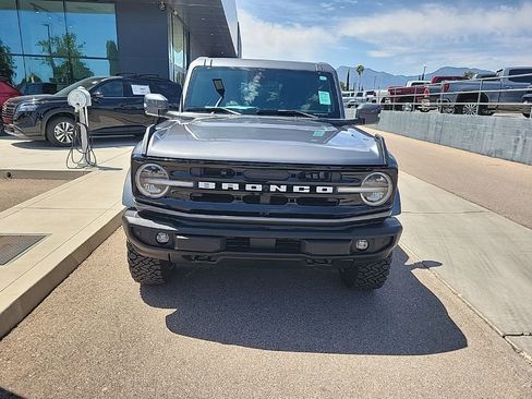 Used 2023 Ford Bronco Outer Banks AWD/4WD image 2