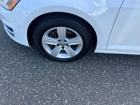Used 2017 Volkswagen Golf Wolfsburg Edition FWD image 29