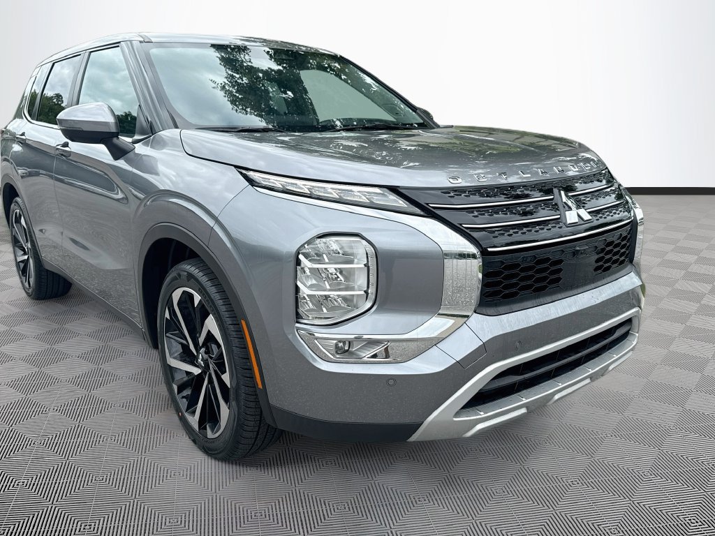 Used 2023 Mitsubishi Outlander SE FWD image 4
