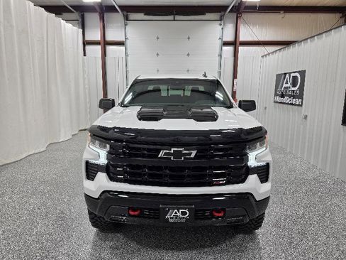 Used 2024 Chevrolet Silverado 1500 LT Trail Boss w/ Convenience Package II image 3