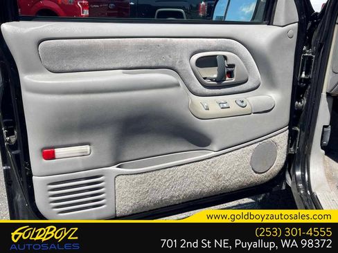 Used 1999 Chevrolet Tahoe 4WD 2-Door w/ Preferred Equipment Group image 25