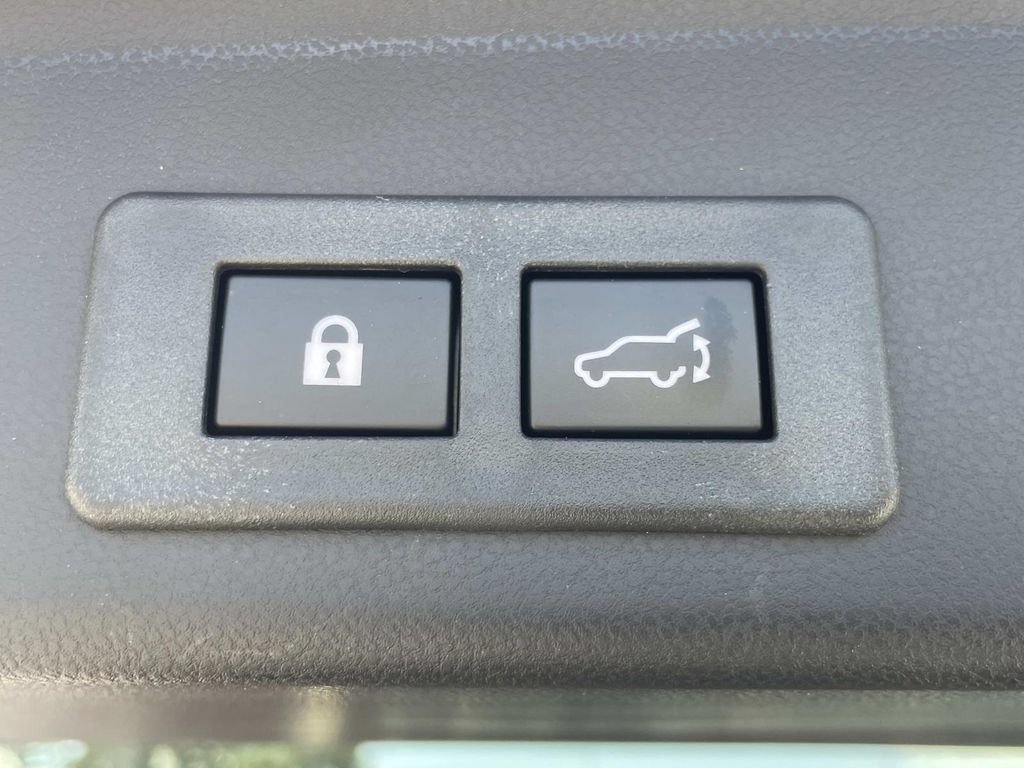 Used 2024 Subaru Ascent Onyx Edition AWD/4WD image 12
