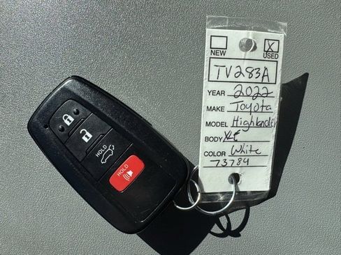 Used 2022 Toyota Highlander XLE image 28
