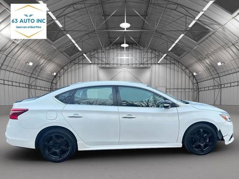 Used 2018 Nissan Sentra SR w/ SR Midnight Edition Package FWD image 3