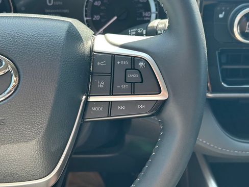Used 2026 Toyota Highlander XLE AWD/4WD image 38