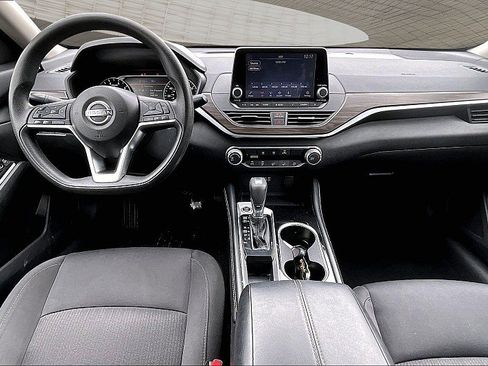 Used 2023 Nissan Altima 2.5 SV FWD image 12