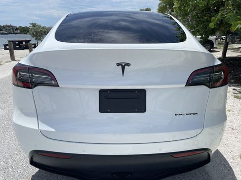 Used 2021 Tesla Model Y Long Range AWD/4WD image 28