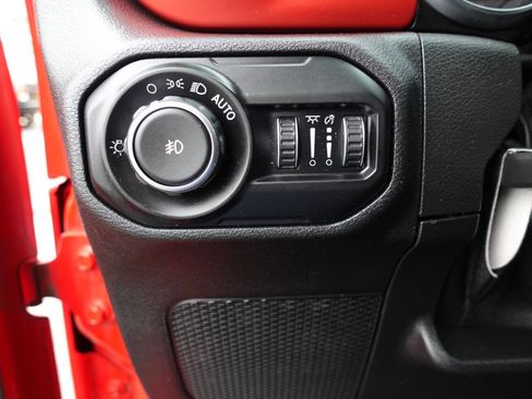 Used 2021 Jeep Wrangler Unlimited Rubicon w/ Dual Top Group AWD/4WD image 77
