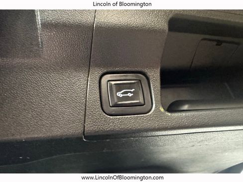 Used 2017 GMC Acadia SLE w/ Driver Alert Package I AWD/4WD image 29