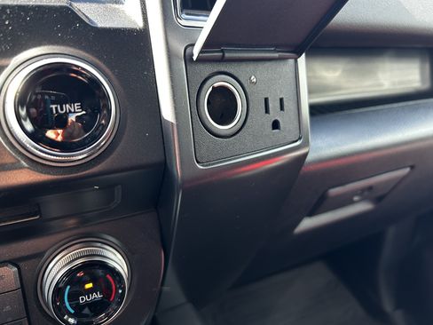 Used 2018 Ford F150 Lariat RWD image 37