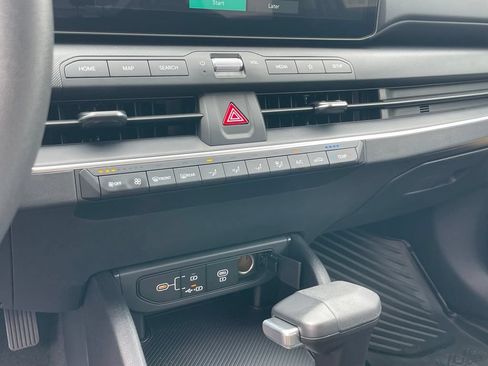 New 2026 Kia K4 FWD image 17