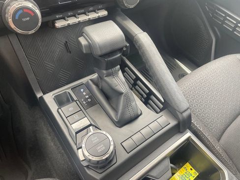 Used 2025 Toyota 4Runner SR5 AWD/4WD image 18