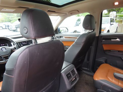 Used 2019 Volkswagen Atlas SEL Premium AWD/4WD image 32