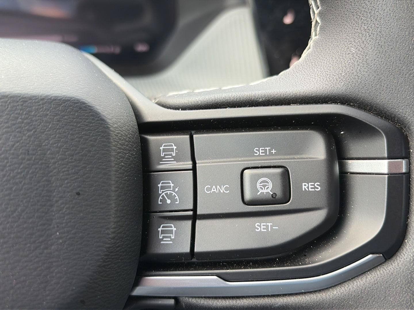 Used 2026 Jeep Cherokee Limited AWD/4WD image 16