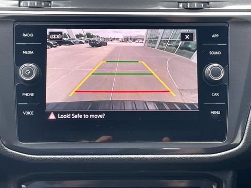 Used 2022 Volkswagen Tiguan SE R-Line AWD/4WD image 16