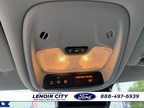 Used 2025 Chevrolet TrailBlazer LT w/ Convenience Package FWD image 17