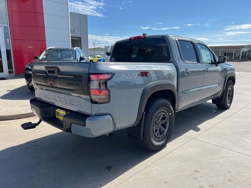 Used 2025 Nissan Frontier PRO-4X image 7