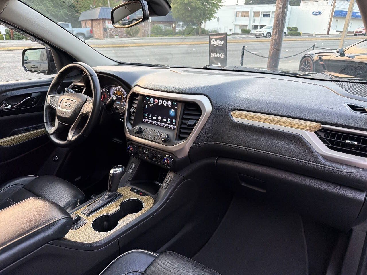 Used 2017 GMC Acadia Denali AWD/4WD image 19