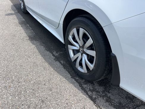 Used 2023 Honda Civic LX image 30