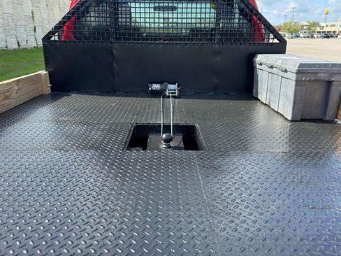 Used 2011 Ford F250 XLT w/ Snow Plow Prep Pkg image 5