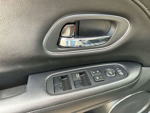 Used 2018 Honda HR-V EX-L image 13