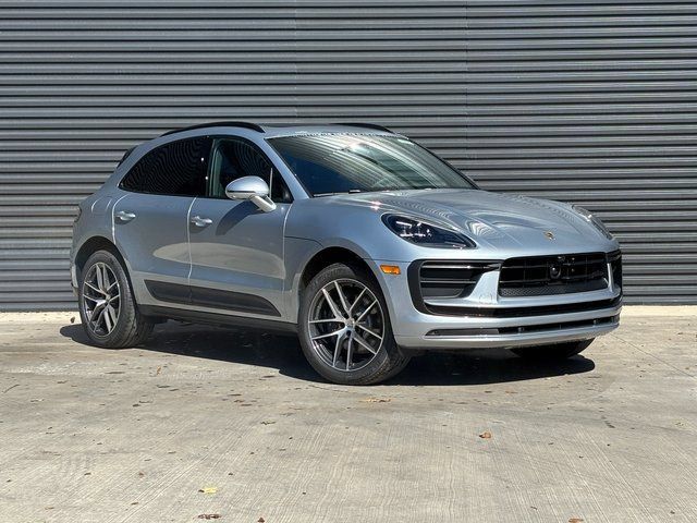 Used 2026 Porsche Macan AWD/4WD image 9