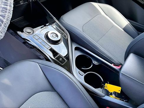 Certified 2024 Kia Niro Wind FWD image 10