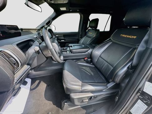 Used 2025 Ford Expedition Tremor AWD/4WD image 23