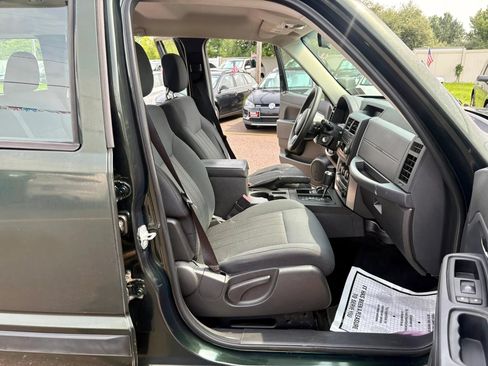 Used 2011 Jeep Liberty Sport AWD/4WD image 23
