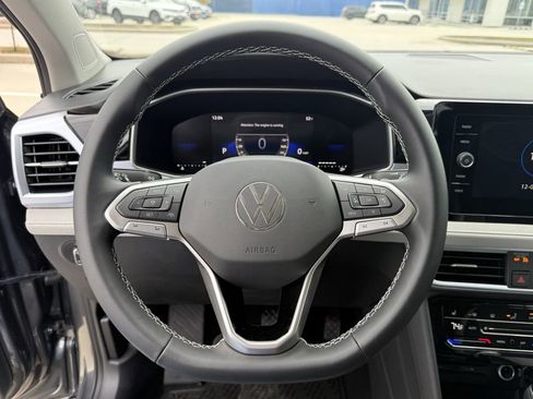 New 2026 Volkswagen Taos SE FWD image 14