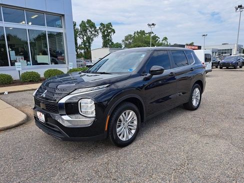 Used 2024 Mitsubishi Outlander ES AWD/4WD image 2