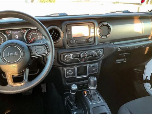 Used 2020 Jeep Wrangler Sport image 14