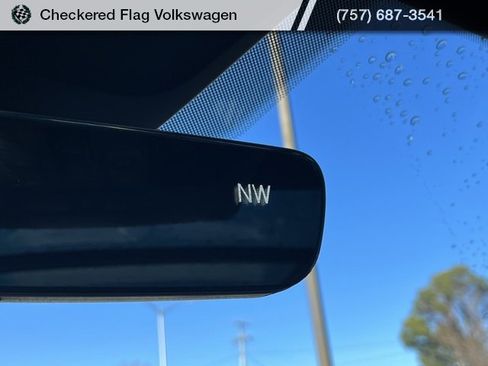 Used 2024 Volkswagen Tiguan SE R-Line image 17